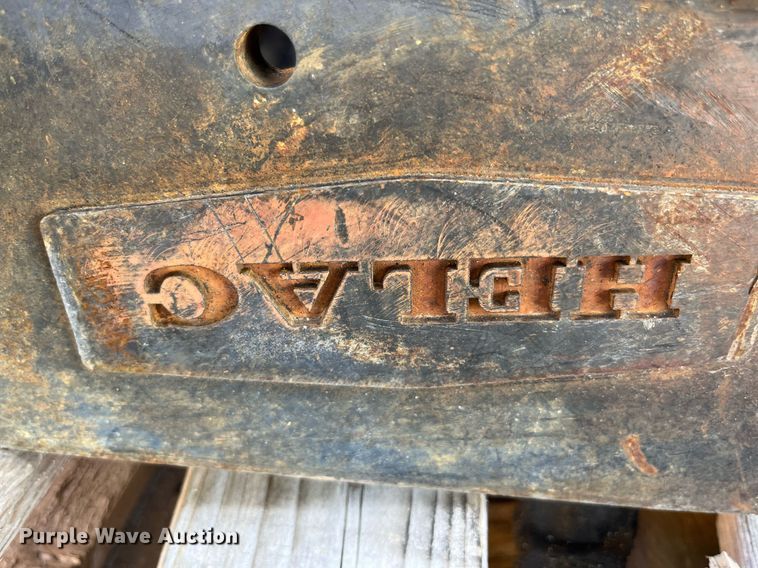 image for item LA9870 Helac  quick coupler