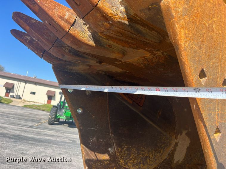 image for item LA9871 2007 John Deere 210CW  wheeled excavator