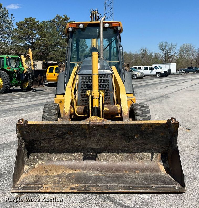 image for item LA9872 2003 John Deere 410G  backhoe