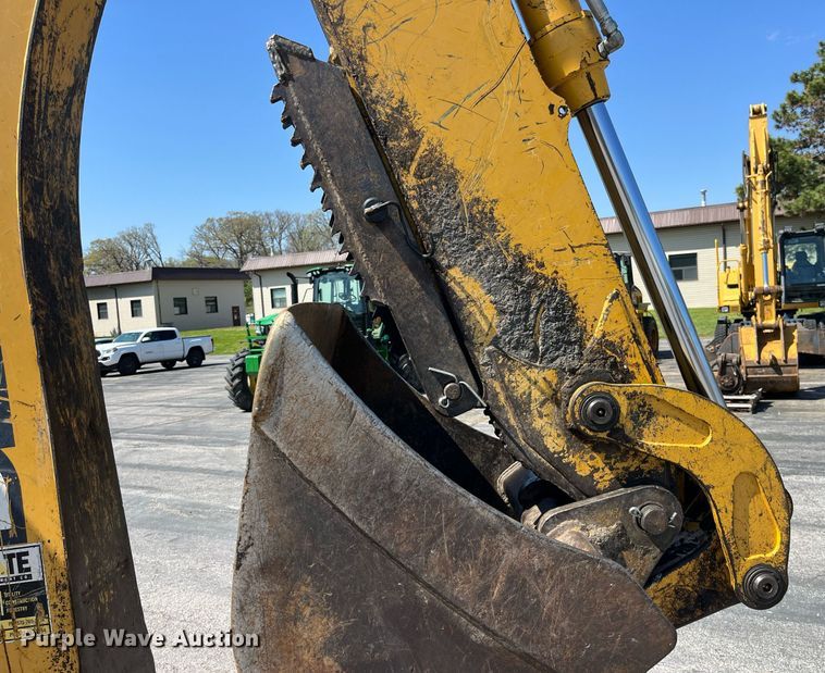 image for item LA9872 2003 John Deere 410G  backhoe