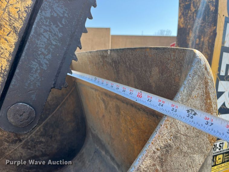 image for item LA9872 2003 John Deere 410G  backhoe