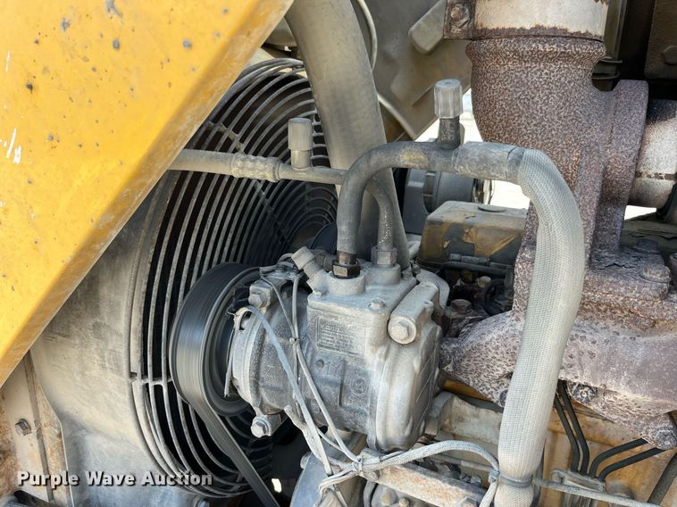 image for item LA9872 2003 John Deere 410G  backhoe