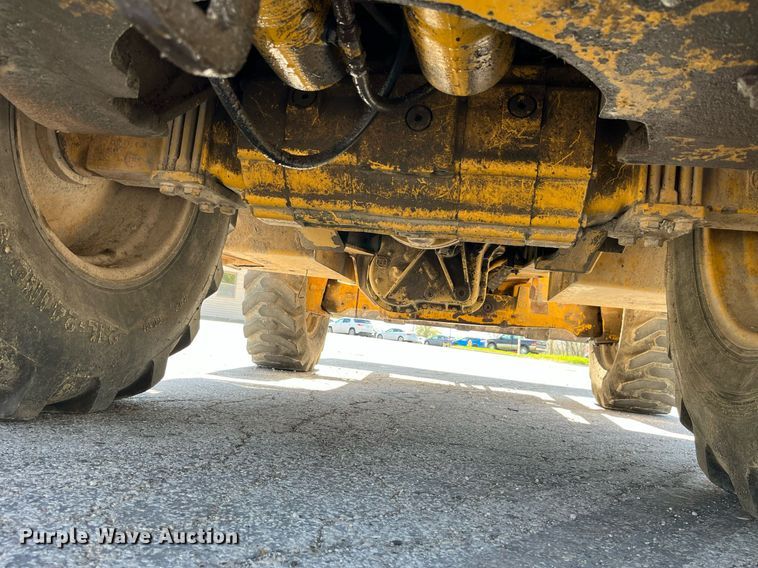 image for item LA9872 2003 John Deere 410G  backhoe