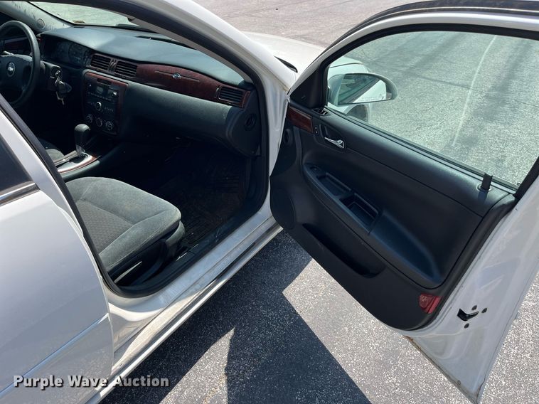 image for item LA9873 2008 Chevrolet Impala LS