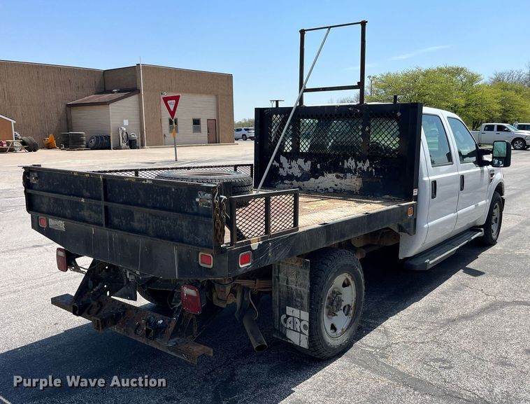 image for item LA9875 2008 Ford F250 Super Duty XL  Crew Cab flatbed pickup truck