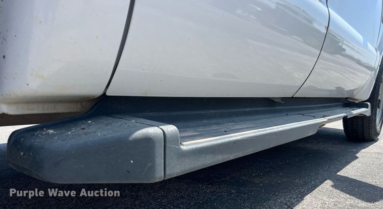 image for item LA9875 2008 Ford F250 Super Duty XL  Crew Cab flatbed pickup truck