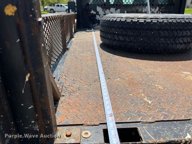 image for item LA9875 2008 Ford F250 Super Duty XL  Crew Cab flatbed pickup truck