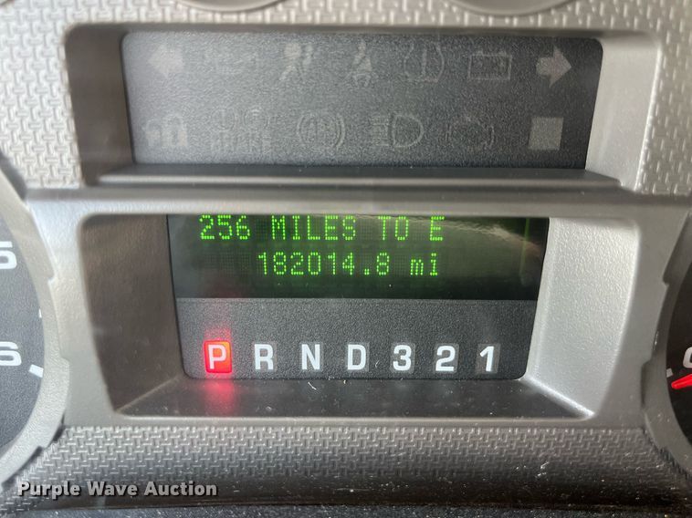 image for item LA9875 2008 Ford F250 Super Duty XL  Crew Cab flatbed pickup truck