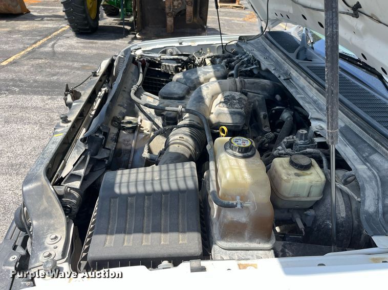 image for item LA9875 2008 Ford F250 Super Duty XL  Crew Cab flatbed pickup truck