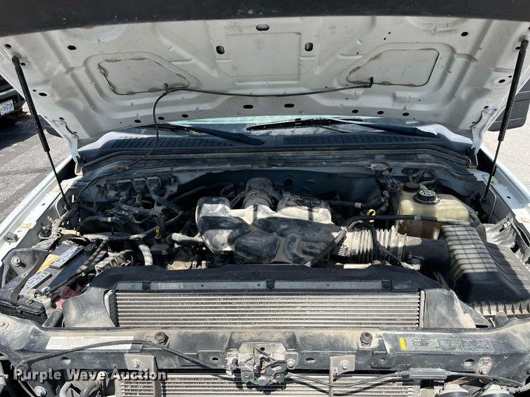 image for item LA9875 2008 Ford F250 Super Duty XL  Crew Cab flatbed pickup truck