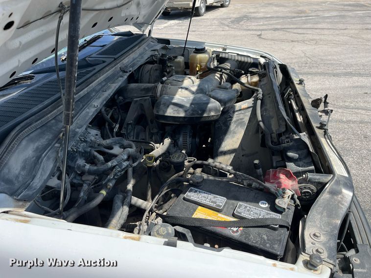 image for item LA9875 2008 Ford F250 Super Duty XL  Crew Cab flatbed pickup truck