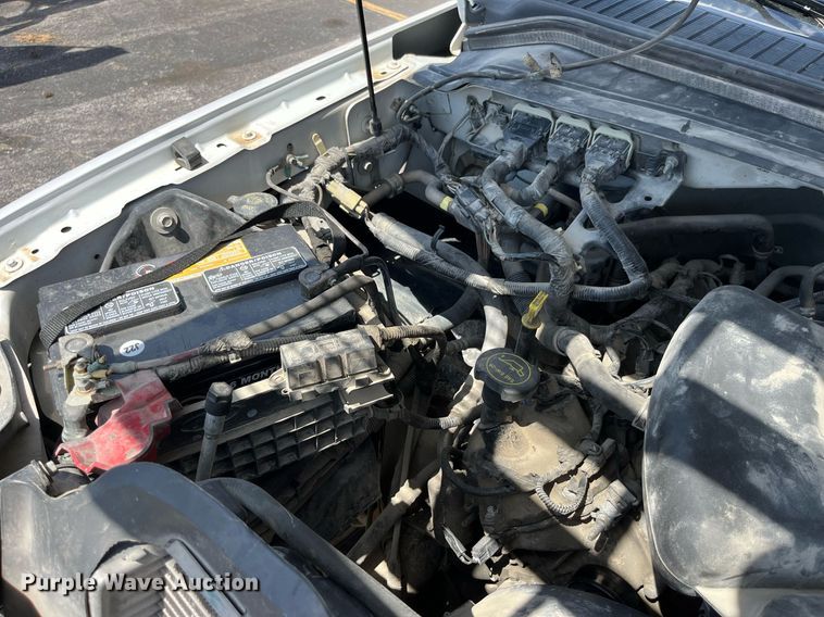 image for item LA9875 2008 Ford F250 Super Duty XL  Crew Cab flatbed pickup truck