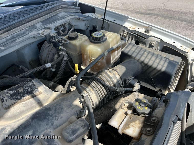 image for item LA9875 2008 Ford F250 Super Duty XL  Crew Cab flatbed pickup truck