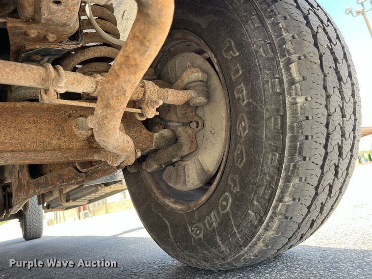 image for item LA9875 2008 Ford F250 Super Duty XL  Crew Cab flatbed pickup truck