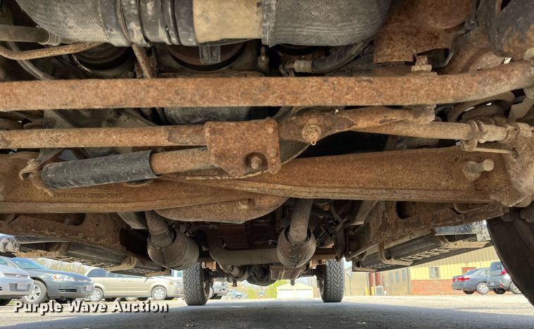 image for item LA9875 2008 Ford F250 Super Duty XL  Crew Cab flatbed pickup truck