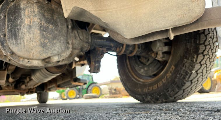 image for item LA9875 2008 Ford F250 Super Duty XL  Crew Cab flatbed pickup truck