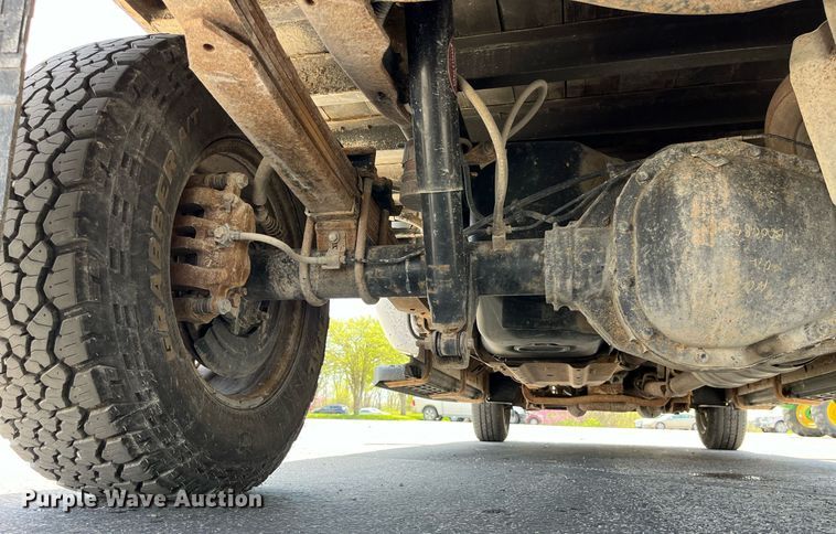 image for item LA9875 2008 Ford F250 Super Duty XL  Crew Cab flatbed pickup truck