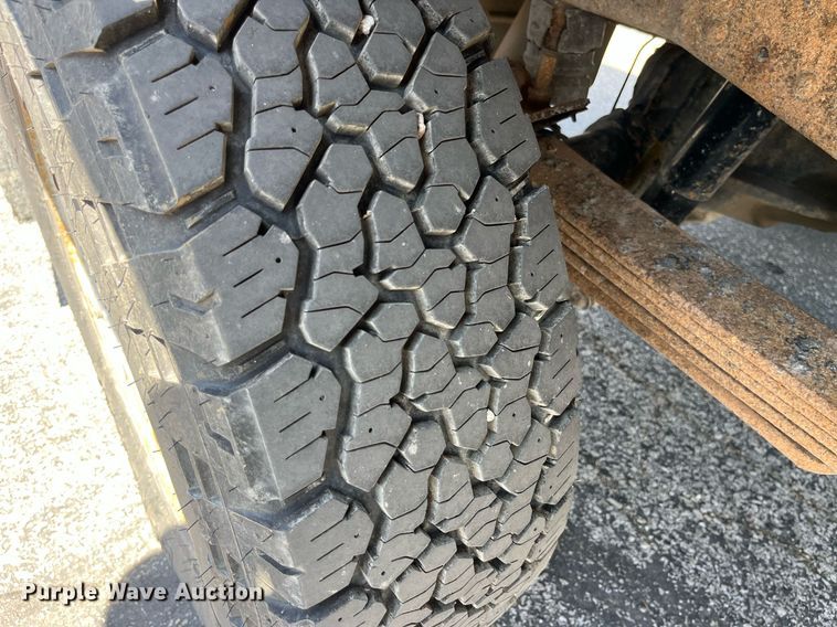 image for item LA9875 2008 Ford F250 Super Duty XL  Crew Cab flatbed pickup truck