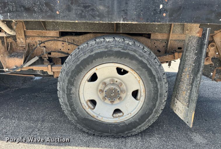 image for item LA9875 2008 Ford F250 Super Duty XL  Crew Cab flatbed pickup truck