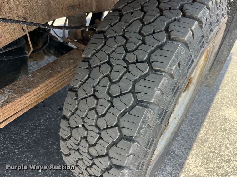 image for item LA9875 2008 Ford F250 Super Duty XL  Crew Cab flatbed pickup truck