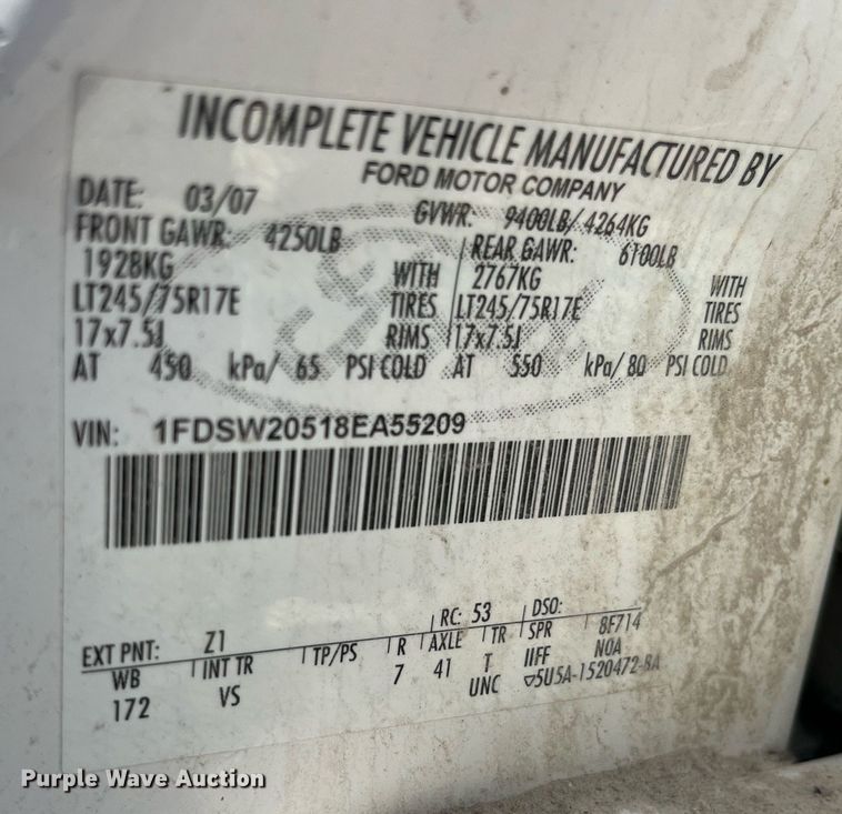 image for item LA9875 2008 Ford F250 Super Duty XL  Crew Cab flatbed pickup truck