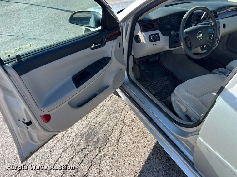 image for item LA9876 2009 Chevrolet Impala LS