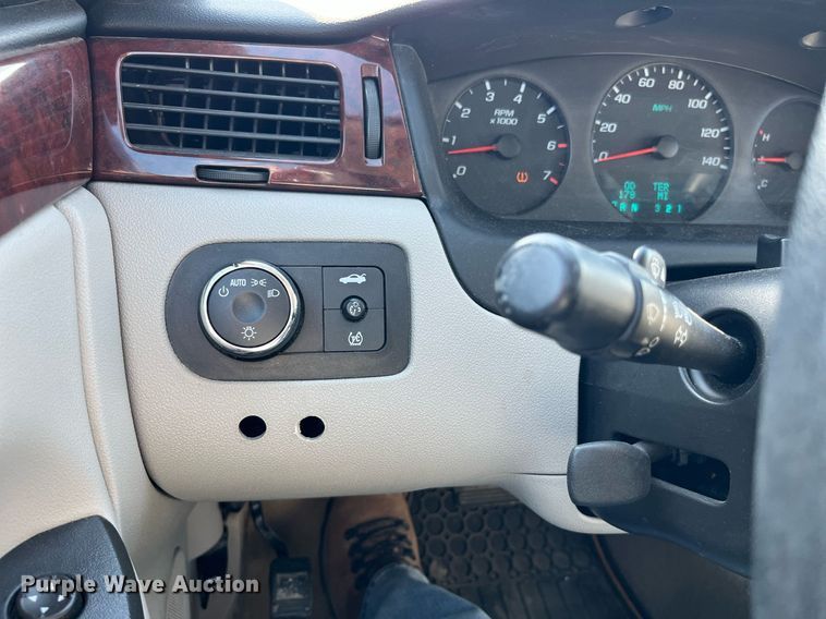 image for item LA9876 2009 Chevrolet Impala LS