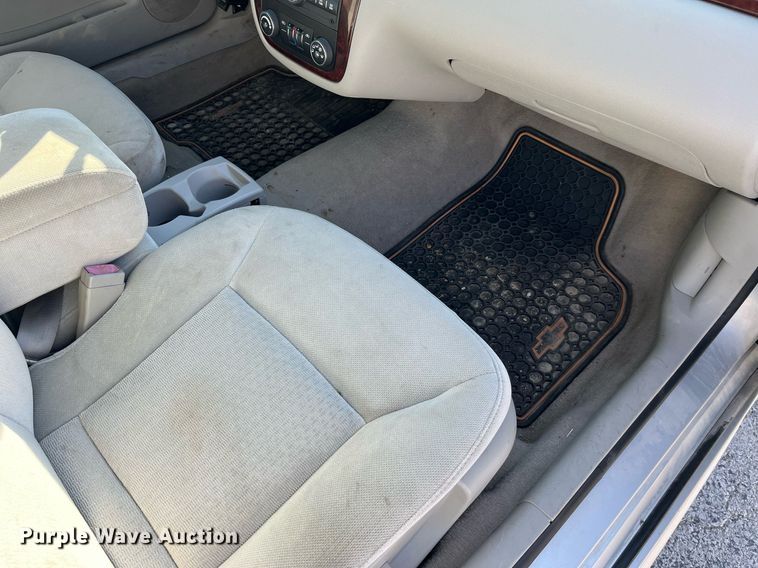 image for item LA9876 2009 Chevrolet Impala LS