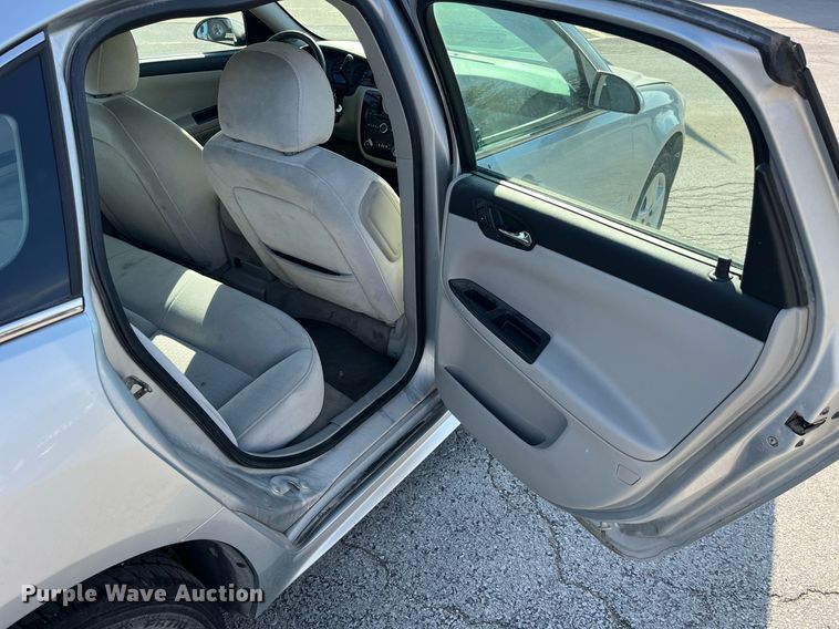 image for item LA9876 2009 Chevrolet Impala LS