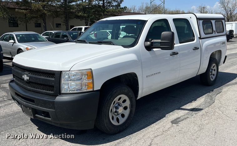 image for item LA9877 2010 Chevrolet Silverado 1500  Crew Cab pickup truck