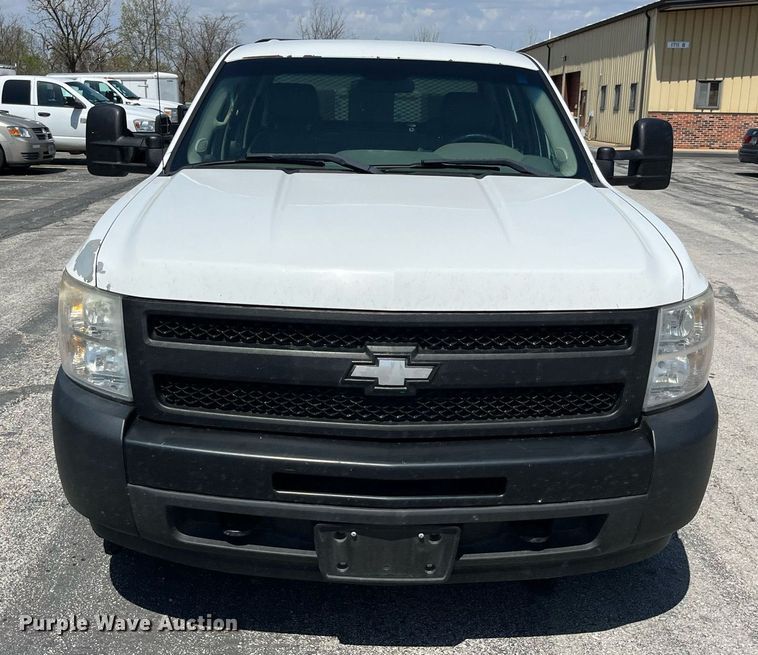 image for item LA9877 2010 Chevrolet Silverado 1500  Crew Cab pickup truck