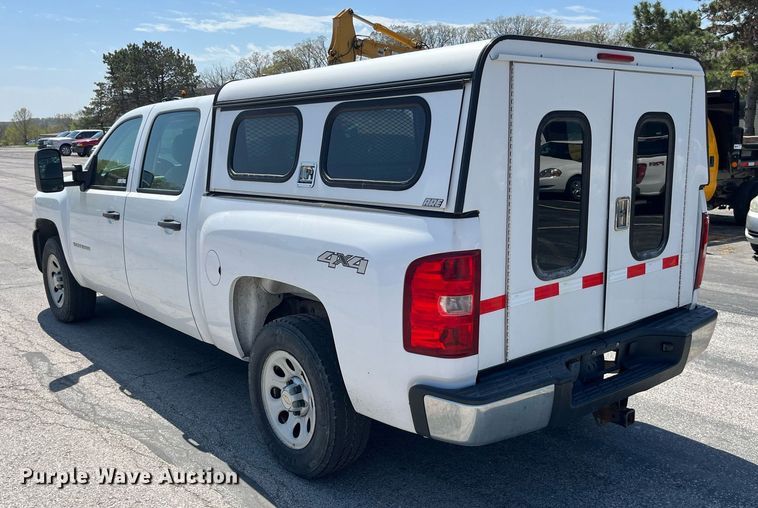 image for item LA9877 2010 Chevrolet Silverado 1500  Crew Cab pickup truck