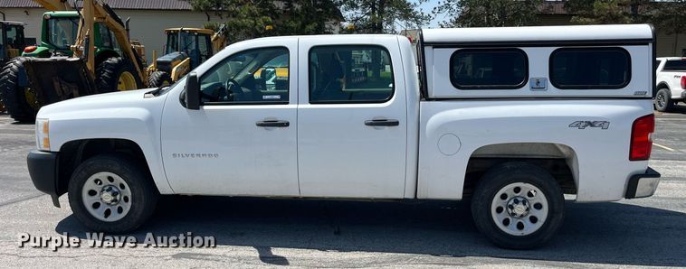 image for item LA9877 2010 Chevrolet Silverado 1500  Crew Cab pickup truck