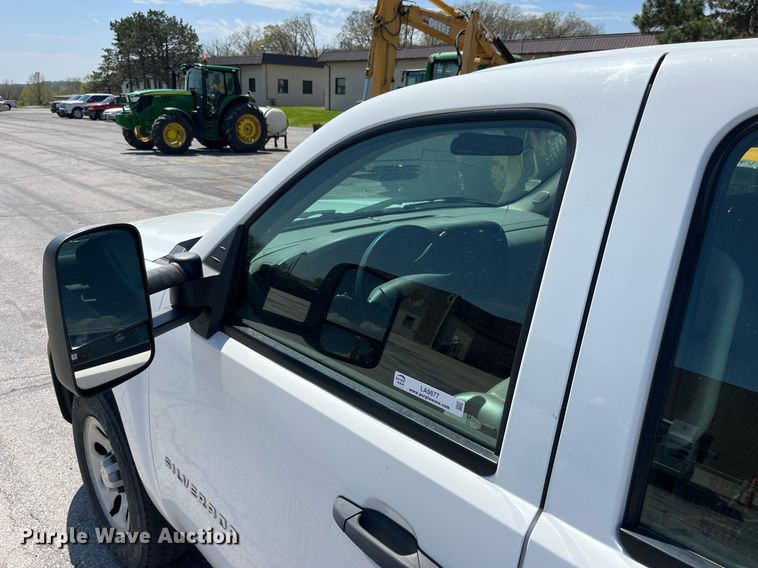 image for item LA9877 2010 Chevrolet Silverado 1500  Crew Cab pickup truck