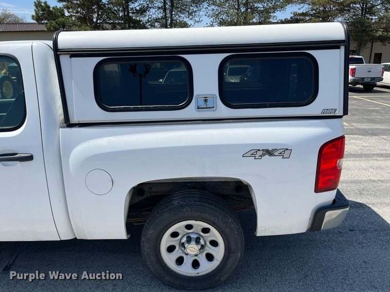 image for item LA9877 2010 Chevrolet Silverado 1500  Crew Cab pickup truck