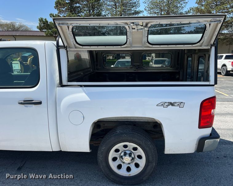 image for item LA9877 2010 Chevrolet Silverado 1500  Crew Cab pickup truck