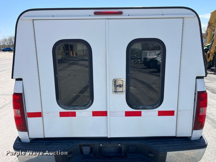 image for item LA9877 2010 Chevrolet Silverado 1500  Crew Cab pickup truck