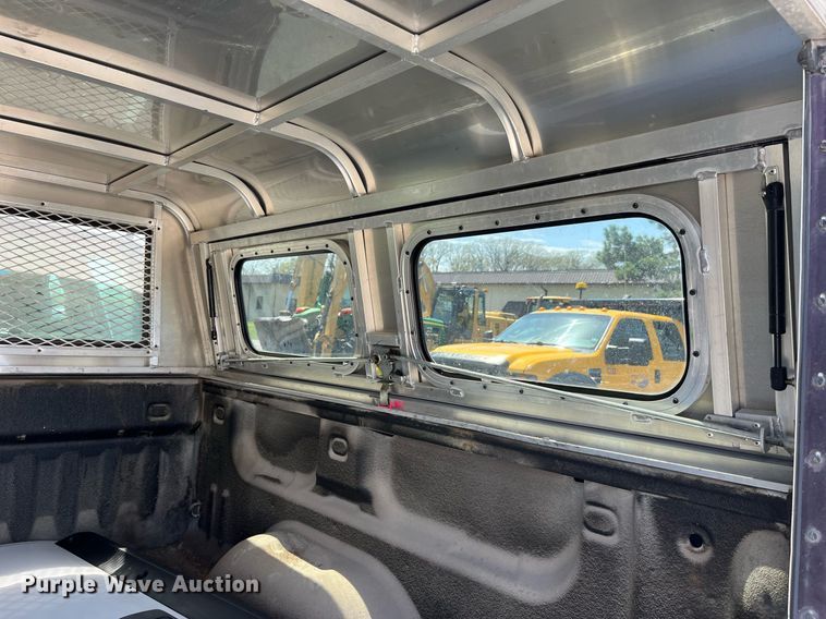 image for item LA9877 2010 Chevrolet Silverado 1500  Crew Cab pickup truck