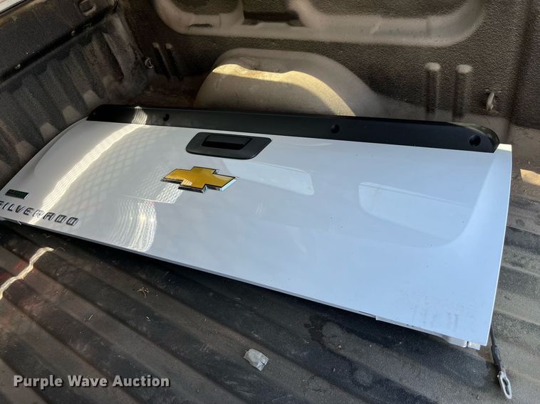 image for item LA9877 2010 Chevrolet Silverado 1500  Crew Cab pickup truck