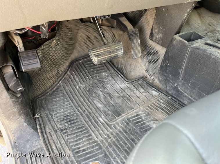 image for item LA9877 2010 Chevrolet Silverado 1500  Crew Cab pickup truck