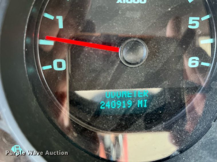 image for item LA9877 2010 Chevrolet Silverado 1500  Crew Cab pickup truck