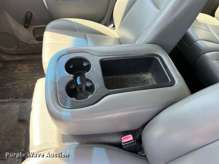 image for item LA9877 2010 Chevrolet Silverado 1500  Crew Cab pickup truck