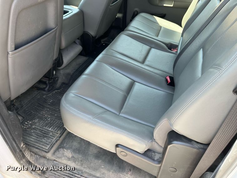 image for item LA9877 2010 Chevrolet Silverado 1500  Crew Cab pickup truck