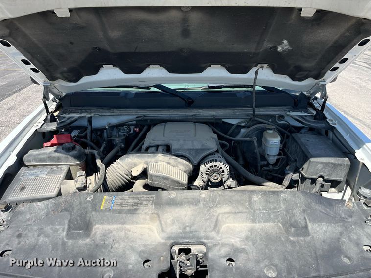 image for item LA9877 2010 Chevrolet Silverado 1500  Crew Cab pickup truck