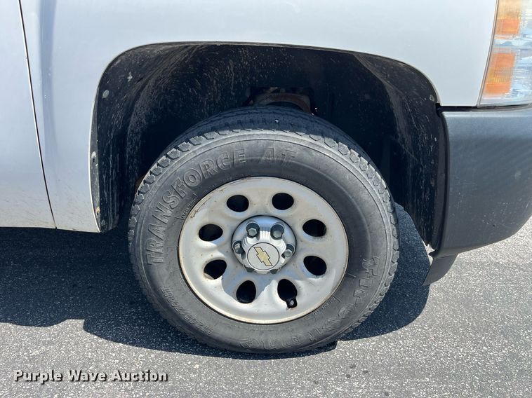 image for item LA9877 2010 Chevrolet Silverado 1500  Crew Cab pickup truck