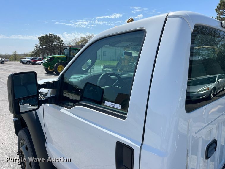 image for item LA9878 2013 Ford F450 Super Duty XL  truck cab and chassis