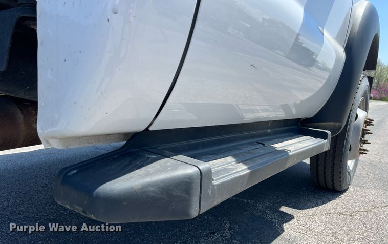 image for item LA9878 2013 Ford F450 Super Duty XL  truck cab and chassis