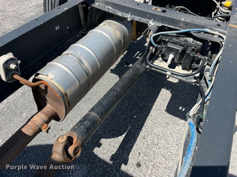 image for item LA9878 2013 Ford F450 Super Duty XL  truck cab and chassis