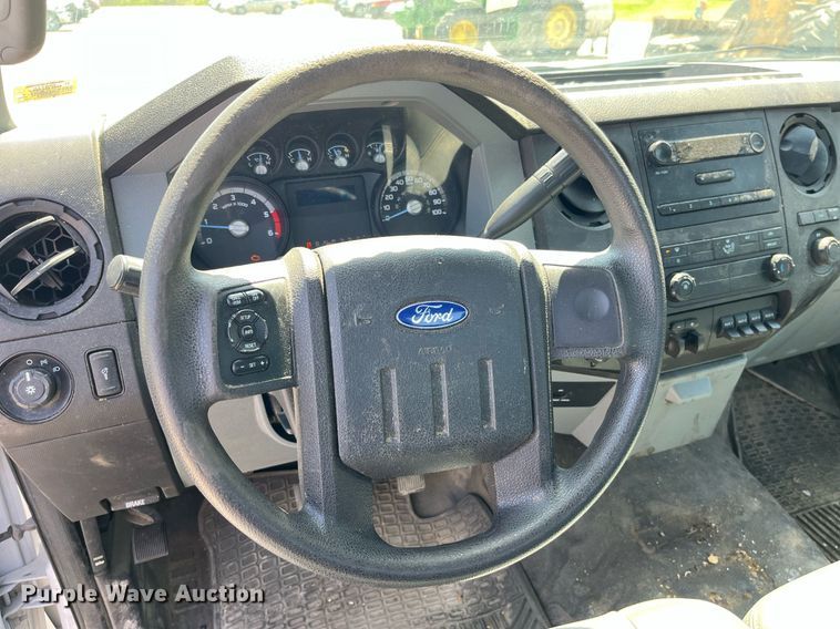 image for item LA9878 2013 Ford F450 Super Duty XL  truck cab and chassis