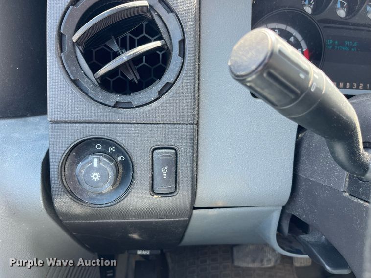 image for item LA9878 2013 Ford F450 Super Duty XL  truck cab and chassis